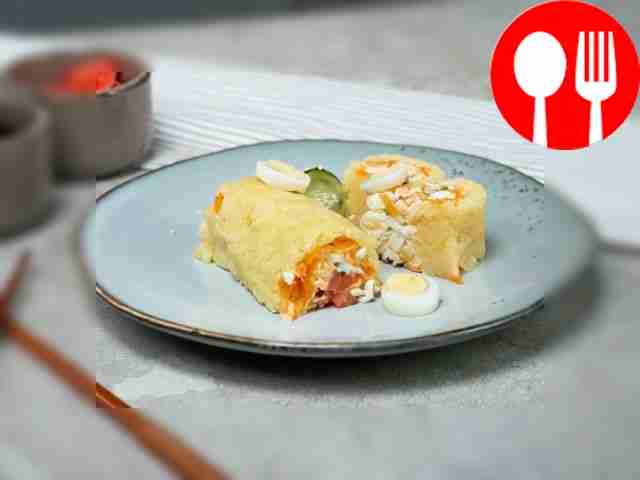 Салат «Царский» с перепелиным яйцом и красной рыбой