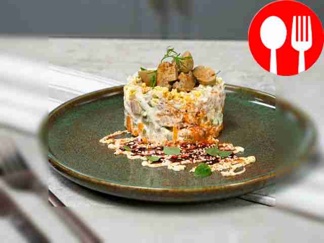 “Mushroom Glade” with pickled champignons and smoked chicken