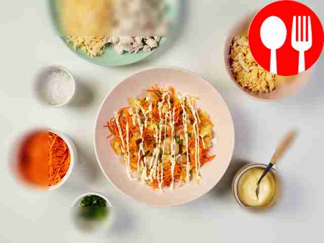 Start forming the salad. Place the champignons...