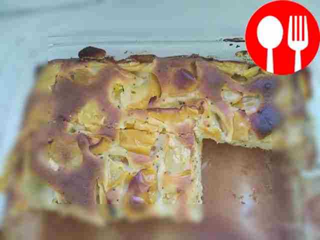 Нежная шарлотка из кислосладких яблок