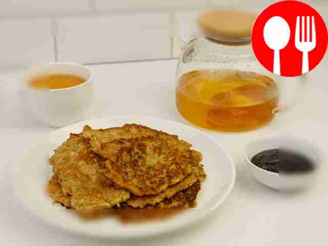 Apple and zucchini fritters
