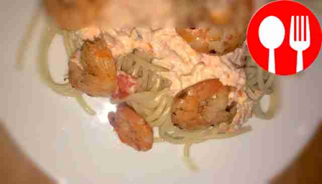 Pasta with shrimp and feta