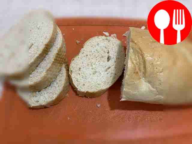 Cut the baguette into thin slices.