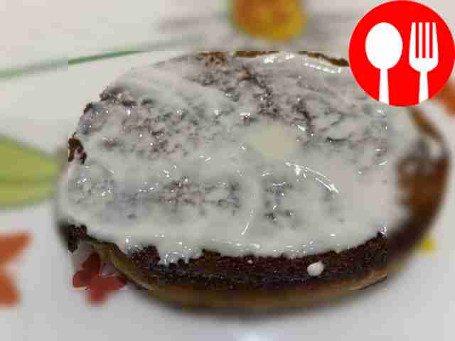 Brush each slice with sour cream on the garlic side.