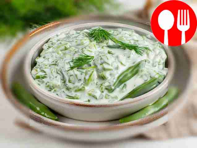 Green beans in sour cream sauce