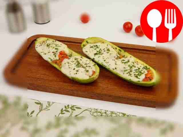 Zucchini baked with tomatoes and herbs