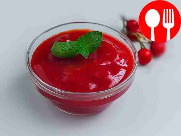 Unusual sauce for meat from viburnum with garlic