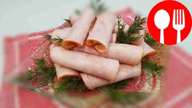 Ham snack rolls with cream cheese and sweet pepper