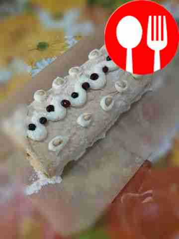 Fluffy meringue roll