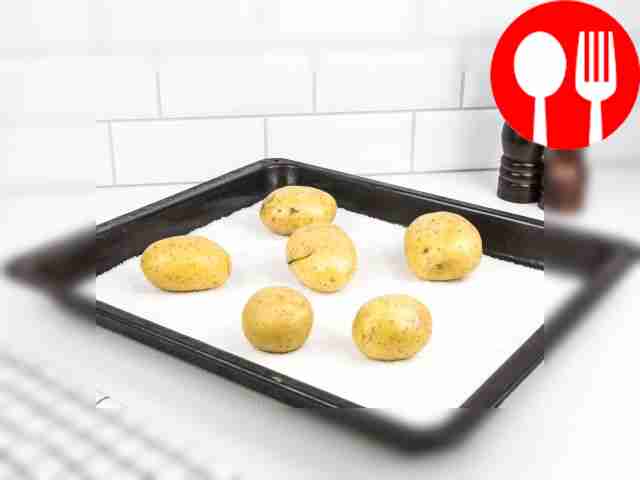 Pour salt into the bottom of the baking sheet...