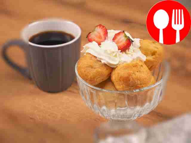 Профитроли со сгущенкой