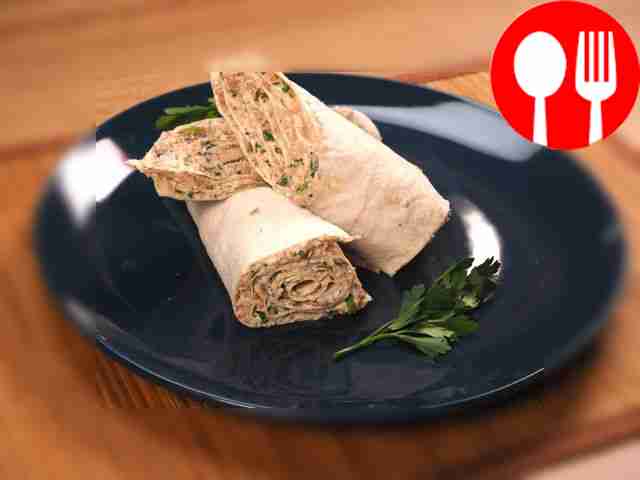 Рулет с рыбными консервами