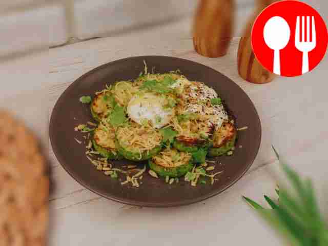 Zucchini with poached egg