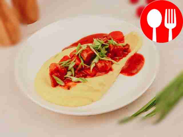 Puree with pork goulash