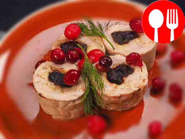Куриный рулет с черносливом