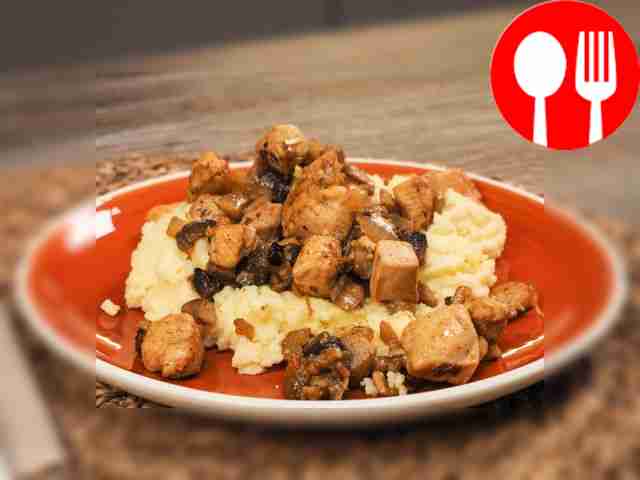 Chicken with champignons