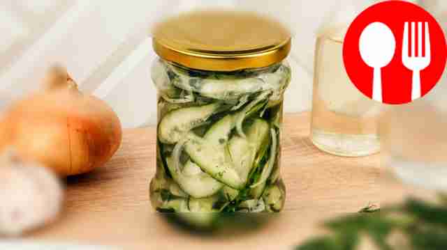 Салат из огурца, лука и укропа на зиму