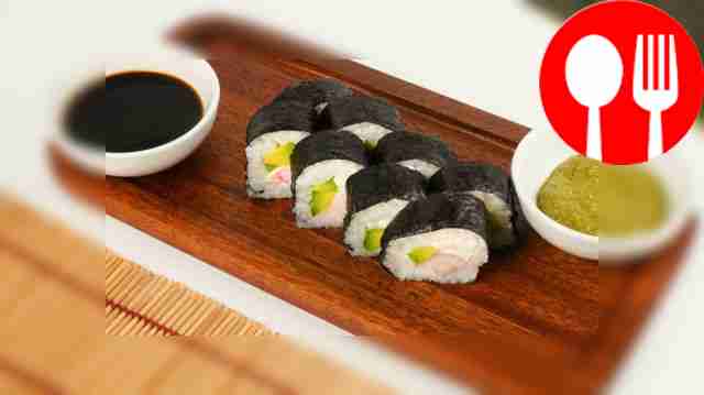 Ролл с креветкой, авокадо и сливочным сыром