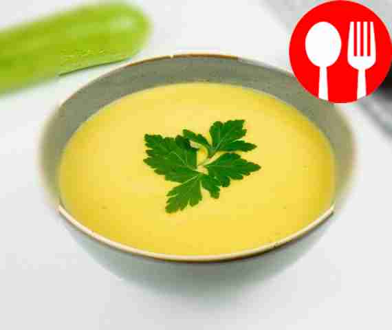 Суп-пюре из кабачков с луком-пореем