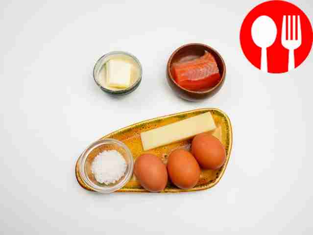 Prepare all the ingredients, wash the eggs...