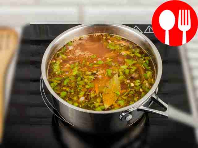 Посолите и поперчите, добавьте лавровый лист,...