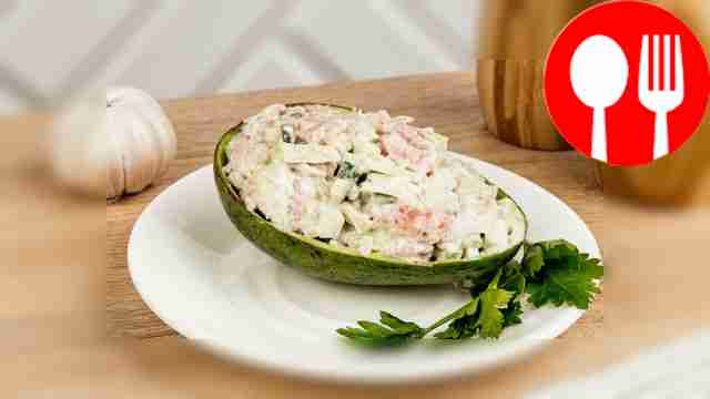 Салат с тунцом и авокадо