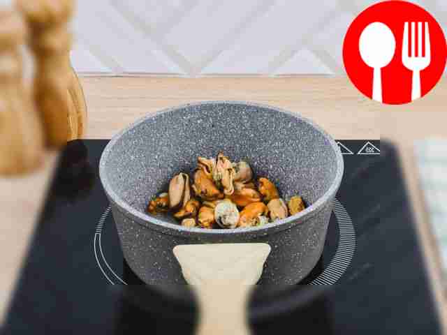 Peel the garlic and cut into thin slices. Fill...