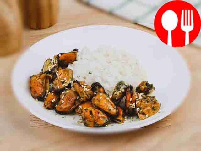 Мидии на сковороде