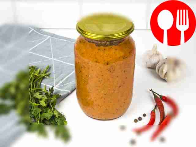 Домашняя аджика с перцем