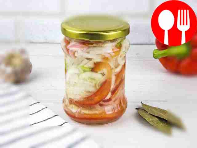 Салат с огурцами и перцем на зиму