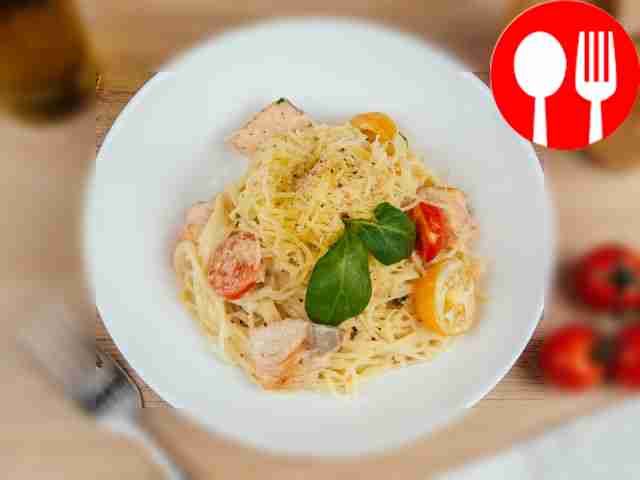 Spaghetti with salmon