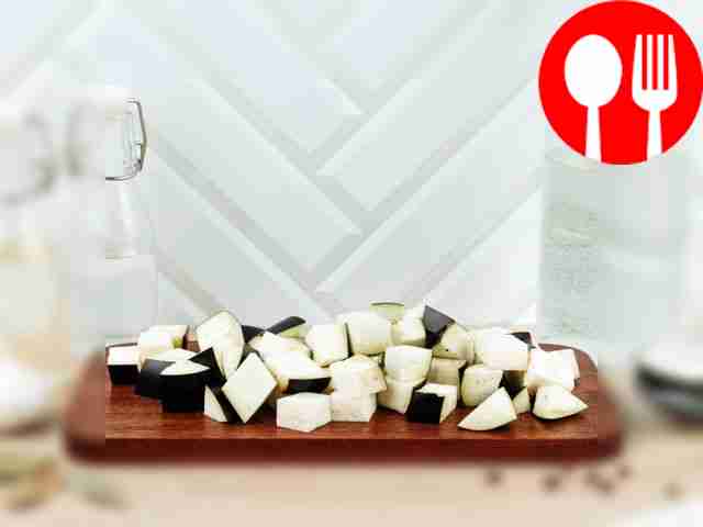 Cut the eggplant into large cubes.