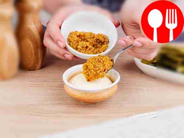 In a small bowl, mix mayonnaise with Dijon mustard.