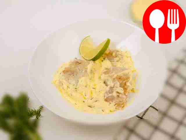 Хек в майонезно-чесночном соусе