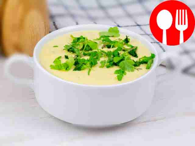 Cream soup with mushrooms