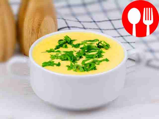 Cream soup with pumpkin and cream