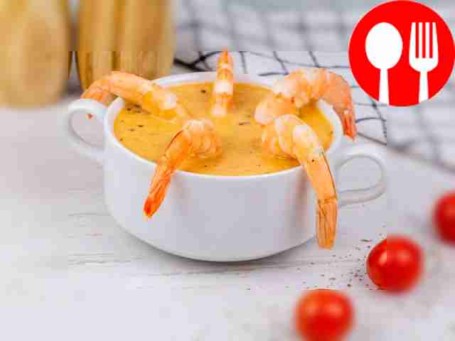 Томатный суп-пюре с креветками