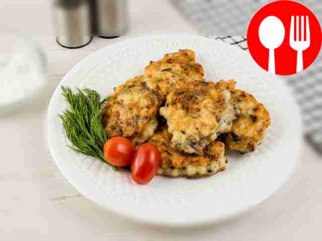 Рубленые куриные котлеты с грибами и луком