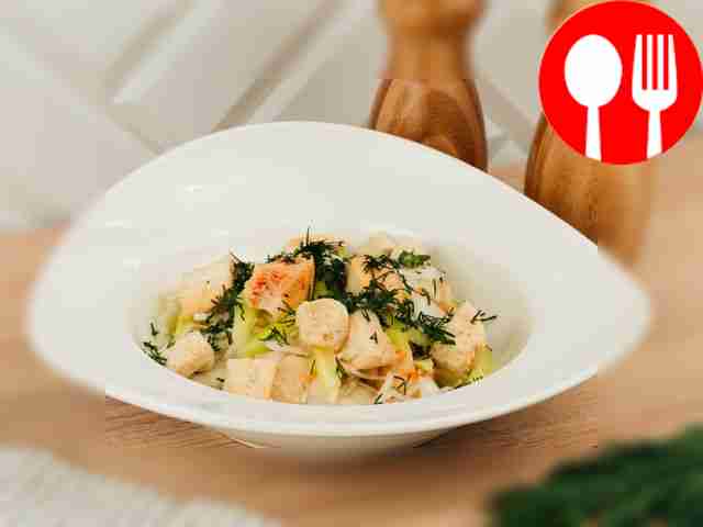 Salad with sauerkraut and croutons