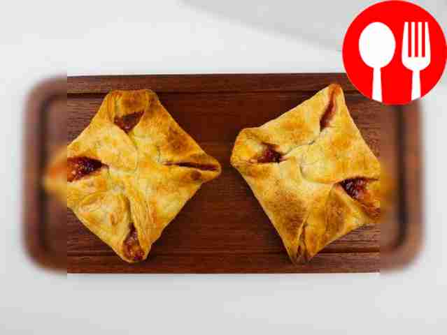 Слойки с клубничным джемом