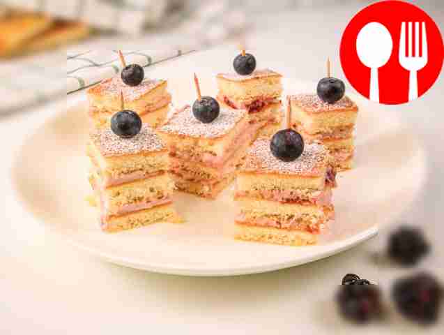 Бисквитное канапе с маскарпоне и вишней