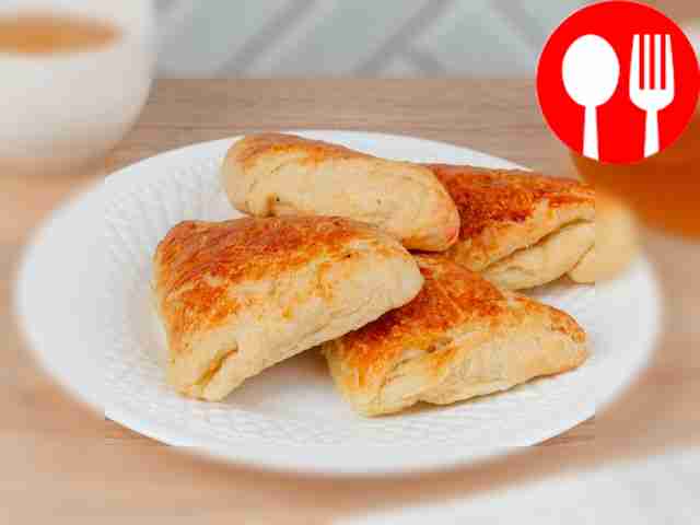 Слойка с яйцом