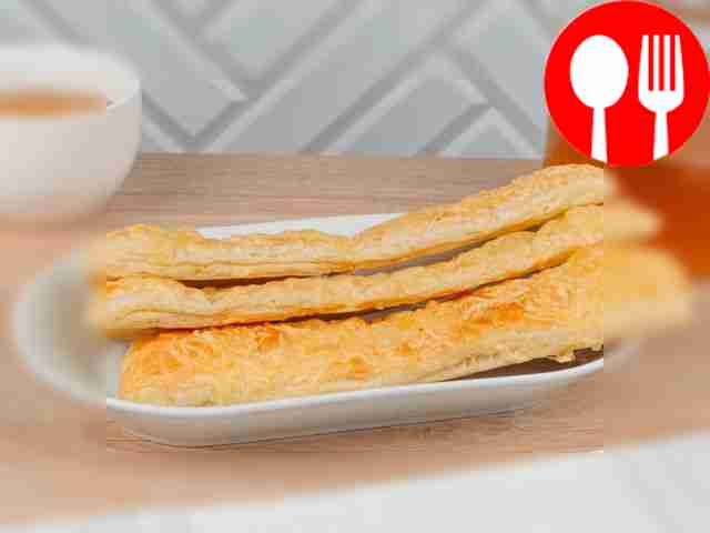 Сырная слойка в духовке