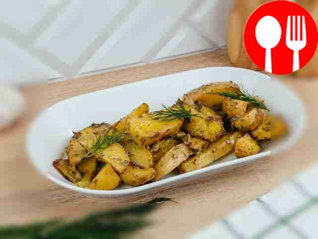 Картошка в чесночном соусе в духовке