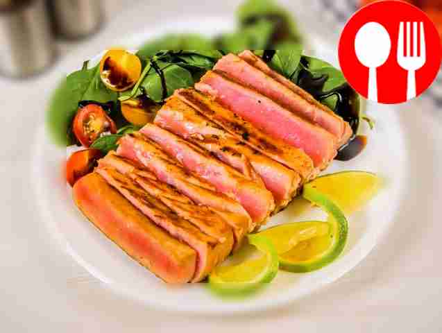 Стейк из тунца в соево-медовом соусе с лаймом