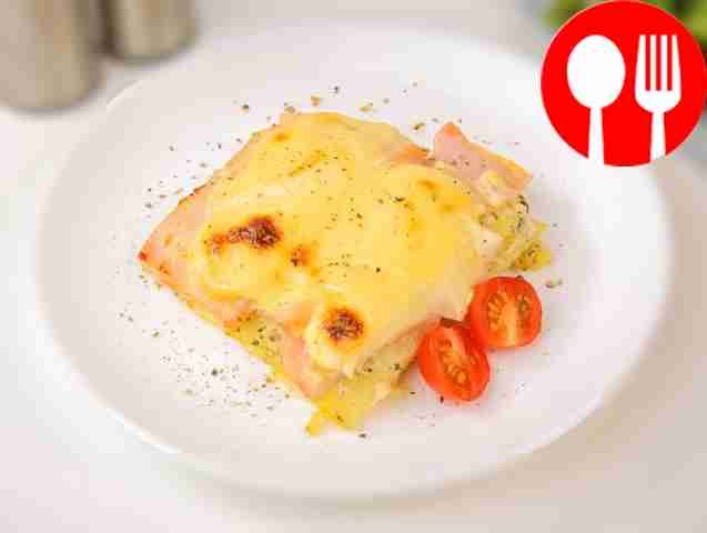 Картофельная запеканка с колбасой