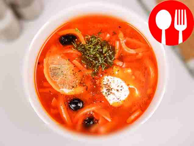 Солянка с картошкой, маслинами и копченой колбасой