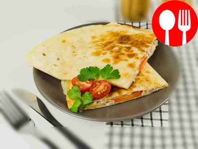 Предлагайте закуску из лаваша, дополненную...