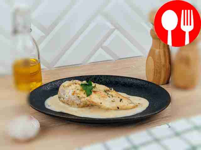 Куриная грудка в чесночном соусе