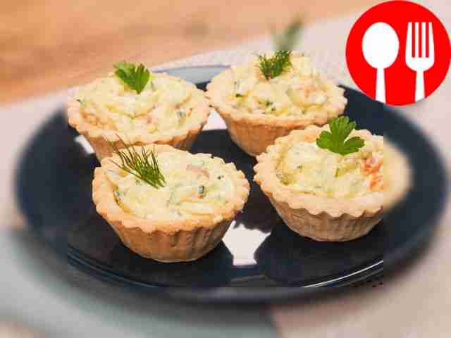Тарталетки с красной рыбой